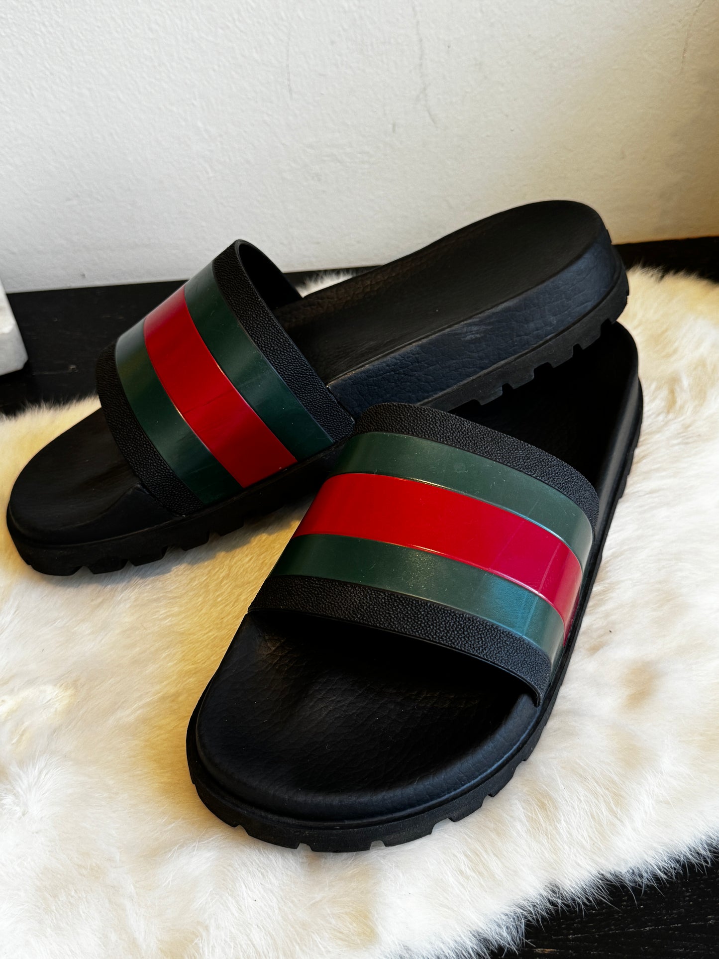 GUCCI Pursuit Web Logo Black 9EU (42EU)