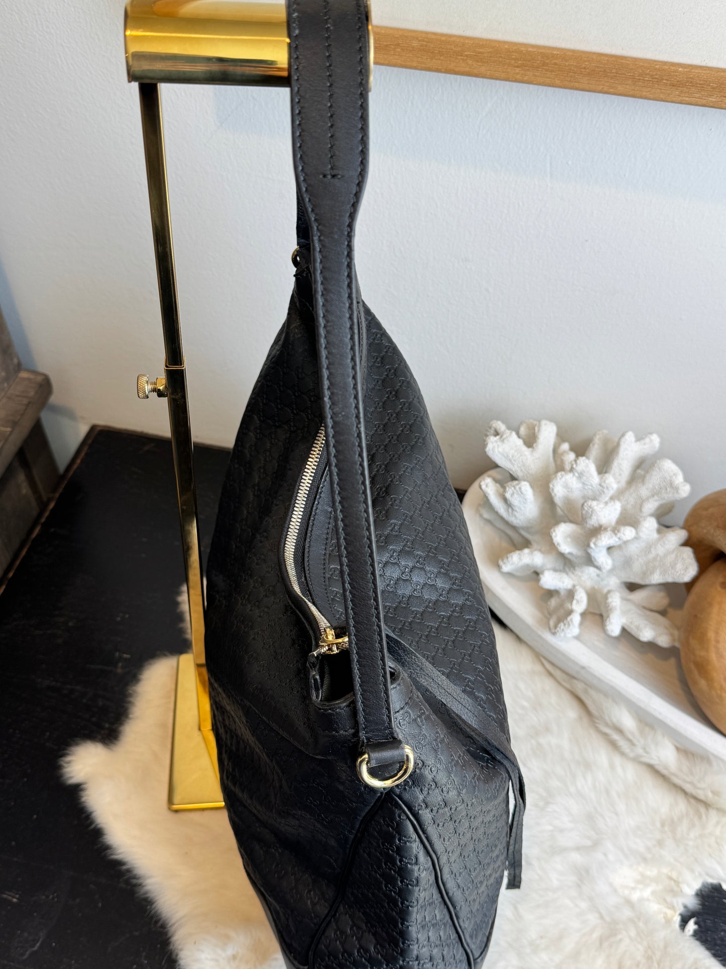 GUCCI Bree Micro-Guccissima Signature Black Large Hobo