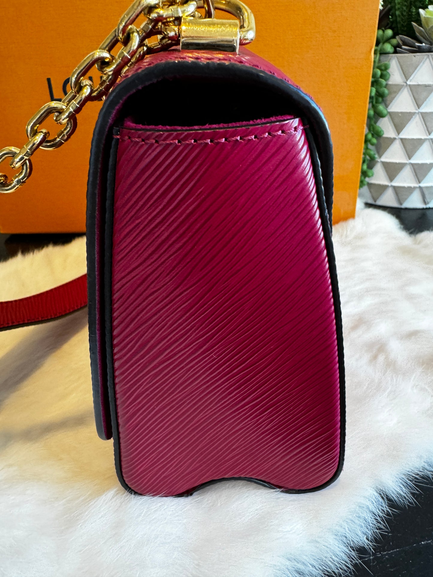 Louis Vuitton Magenta Epi Twist MM