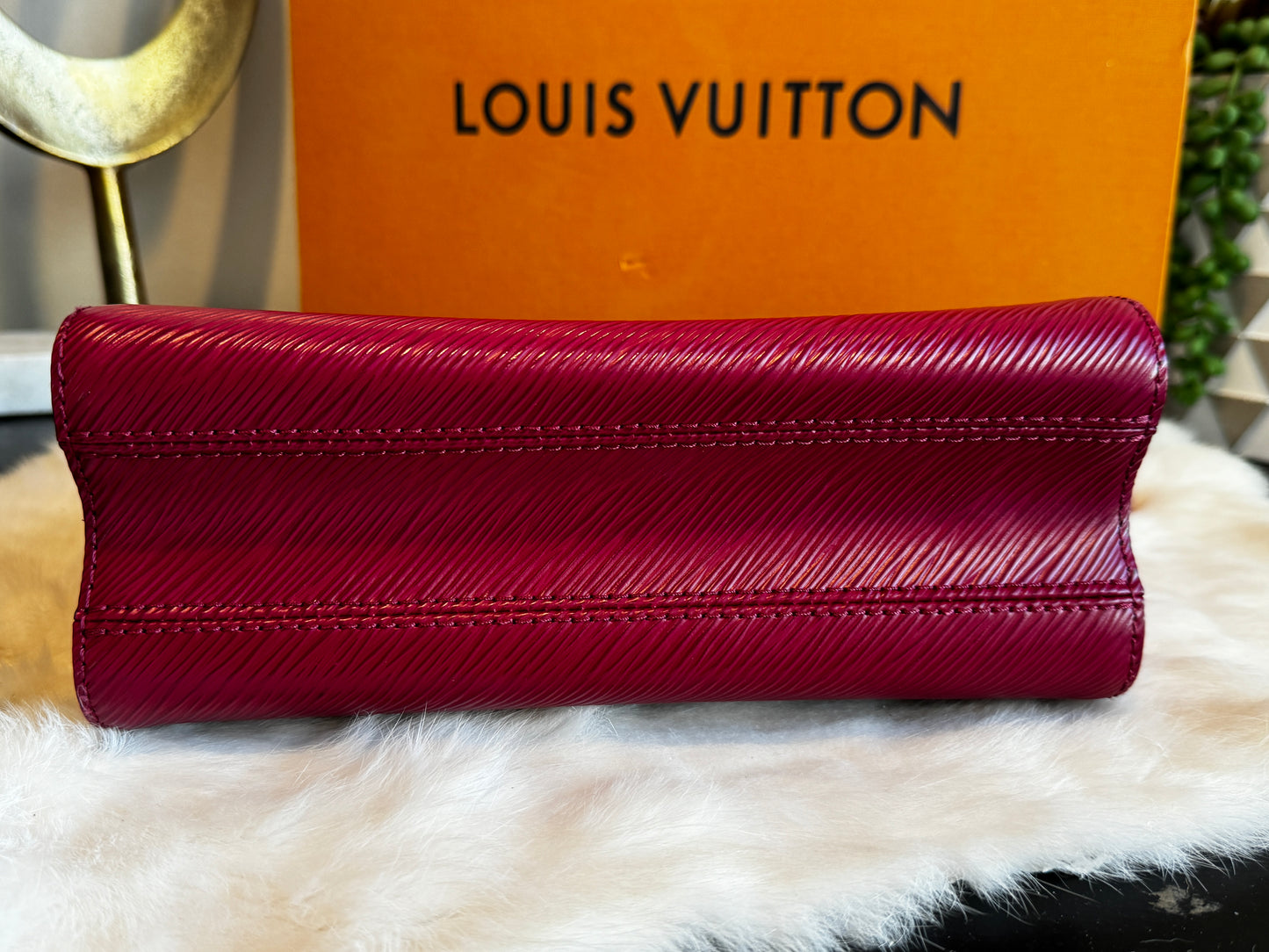 Louis Vuitton Magenta Epi Twist MM