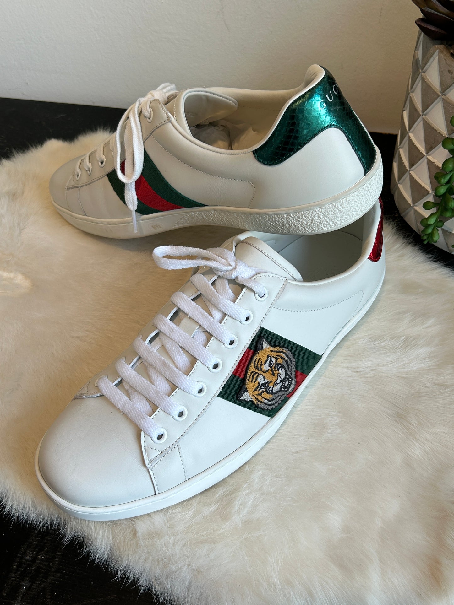 GUCCI Ace Tiger Sneakers Mens 8.5EU/9EU (41.5EU/42EU)