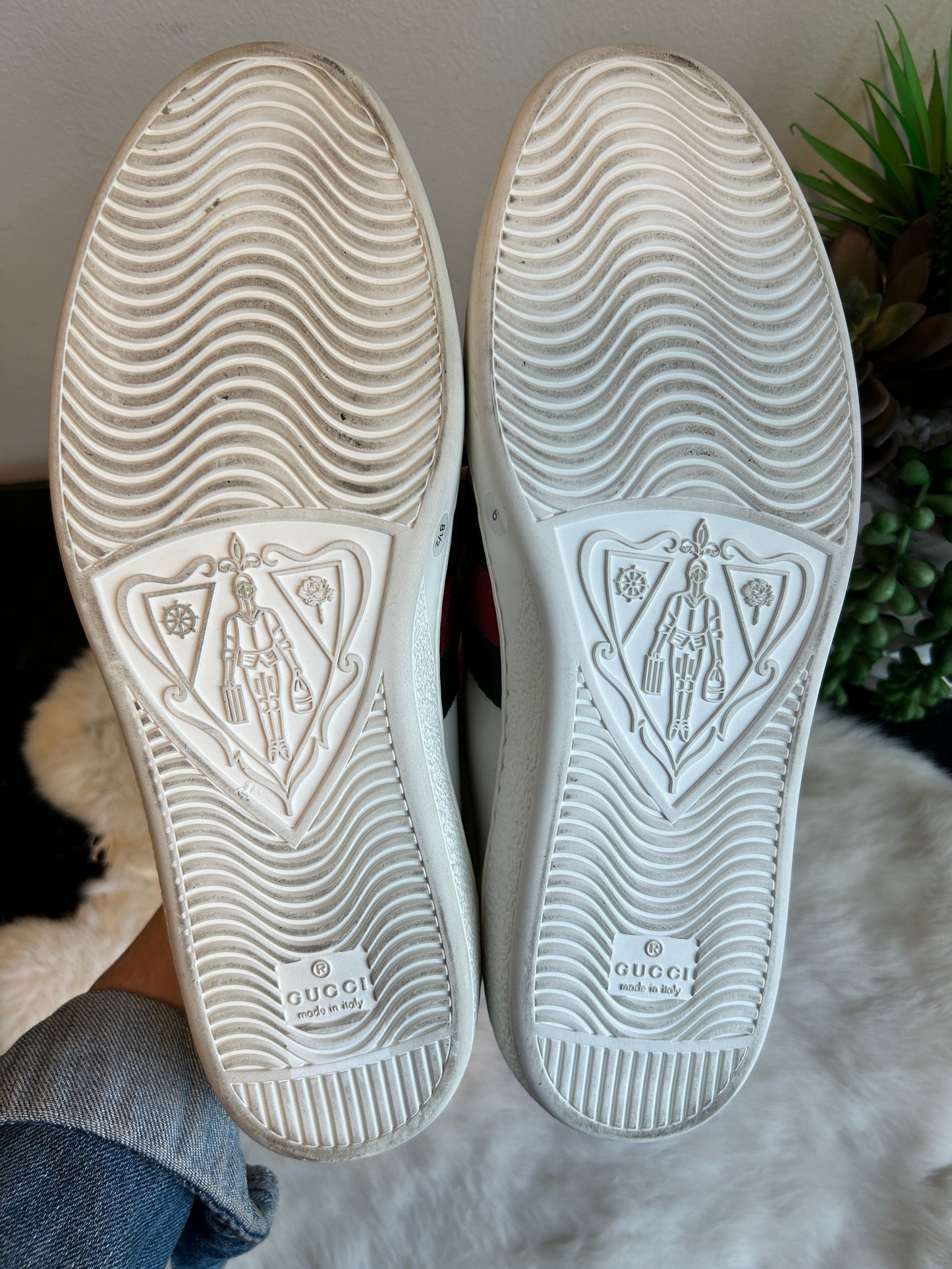 GUCCI Ace Tiger Sneakers Mens 8.5EU/9EU (41.5EU/42EU)