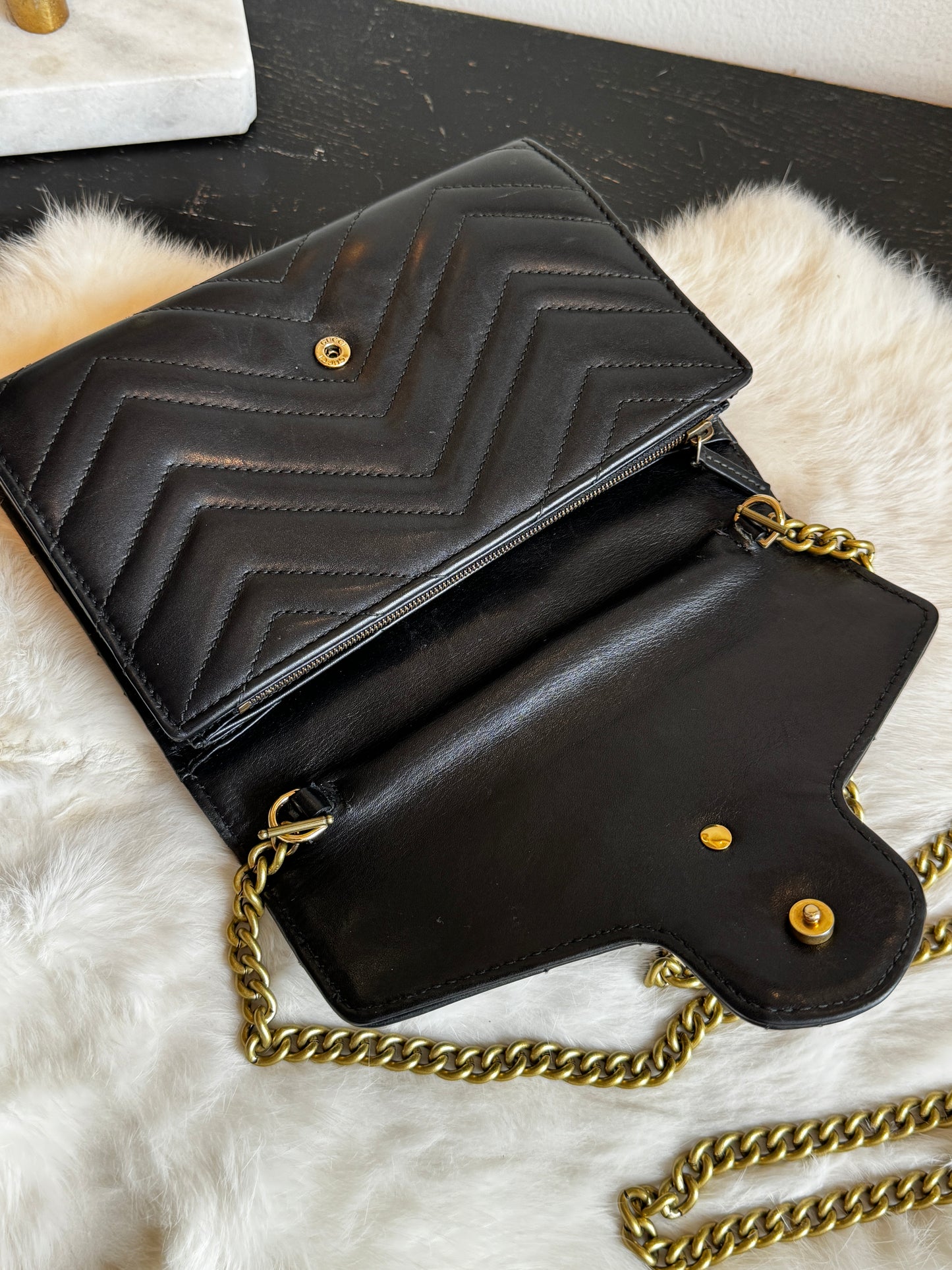GUCCI Matelasse Marmont Wallet on Chain Black