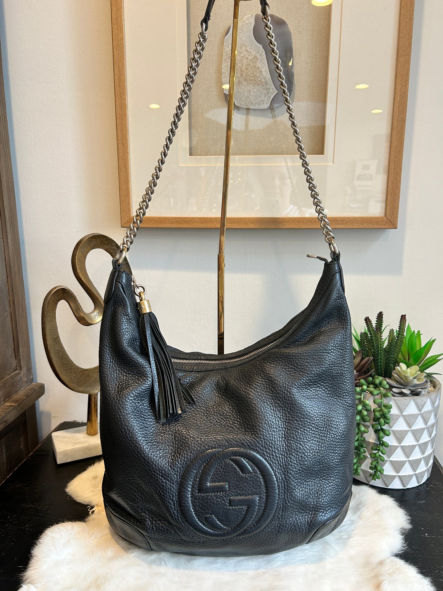 GUCCI Black Soho Chain Pebbled Calfskin Hobo Black