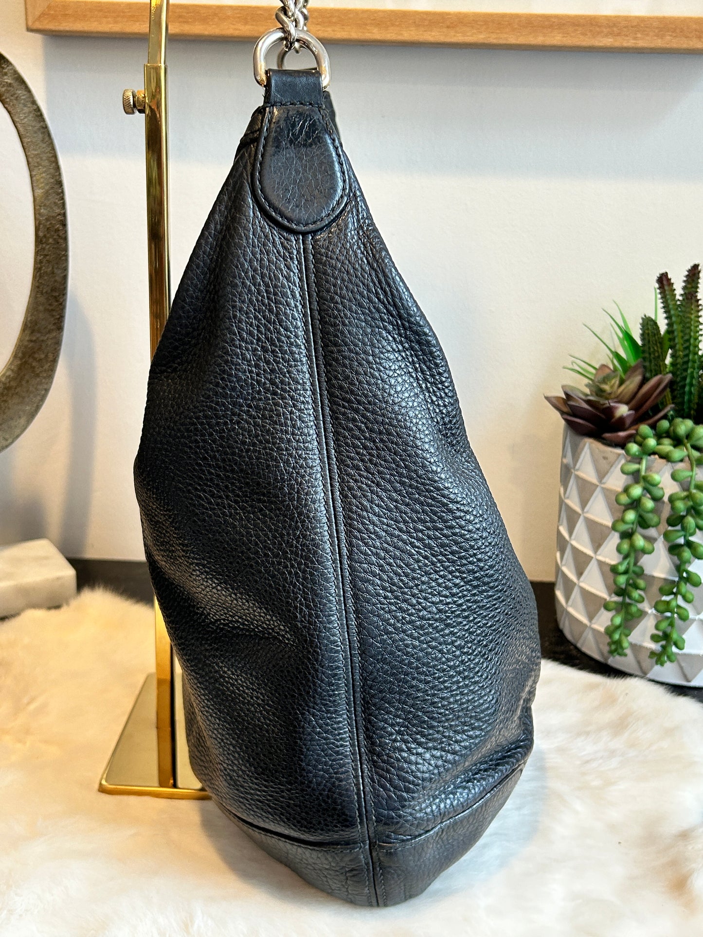 GUCCI Black Soho Chain Pebbled Calfskin Hobo Black