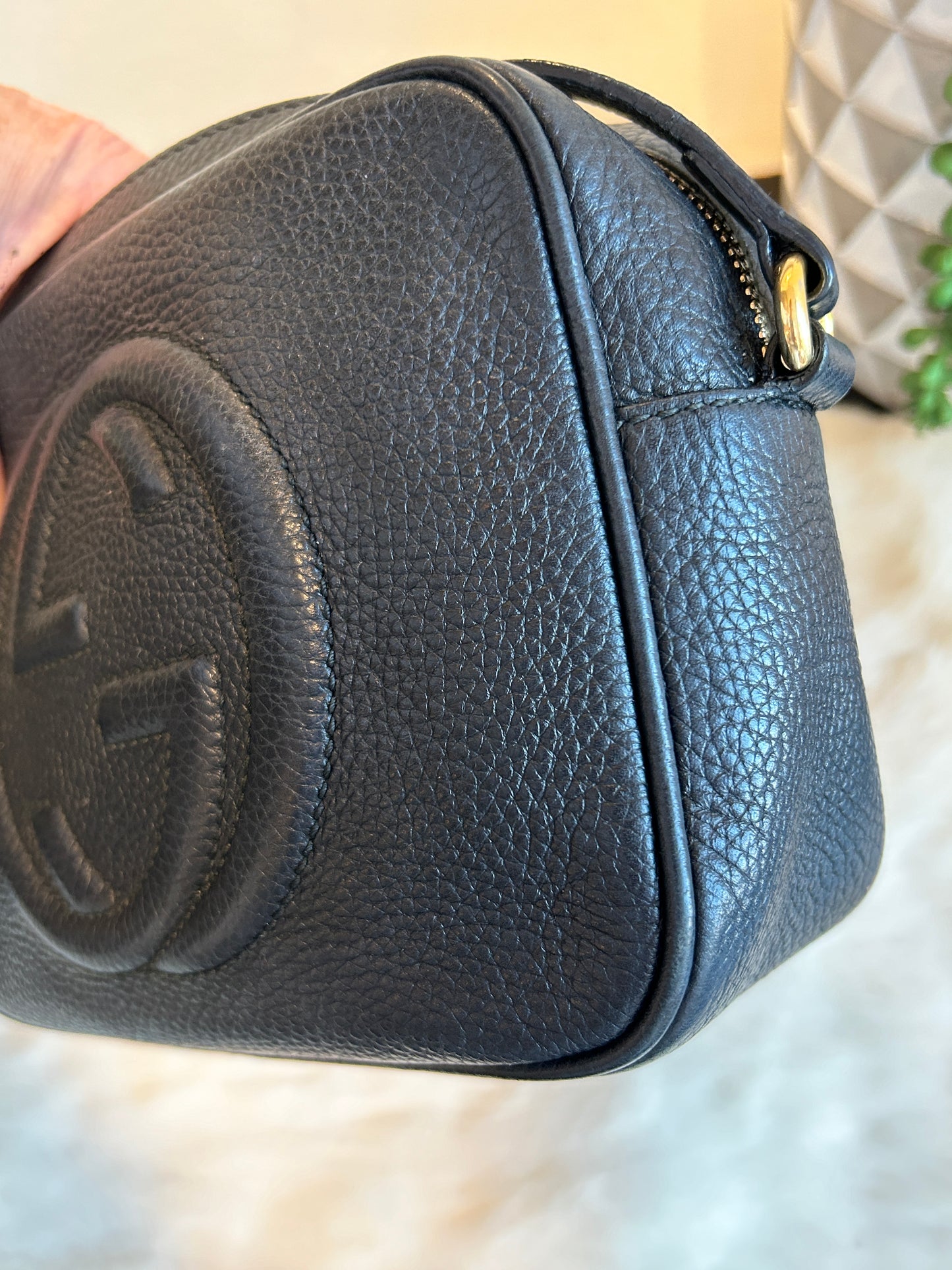 GUCCI Soho Disco Black Pebbled Camera Bag