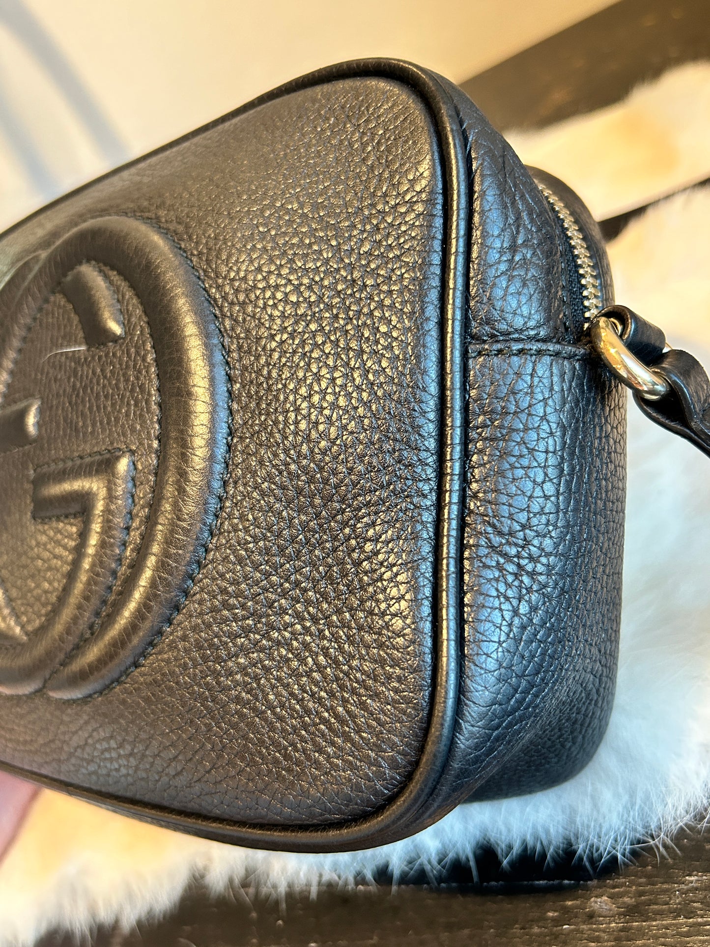 GUCCI Soho Disco Black Pebbled Camera Bag