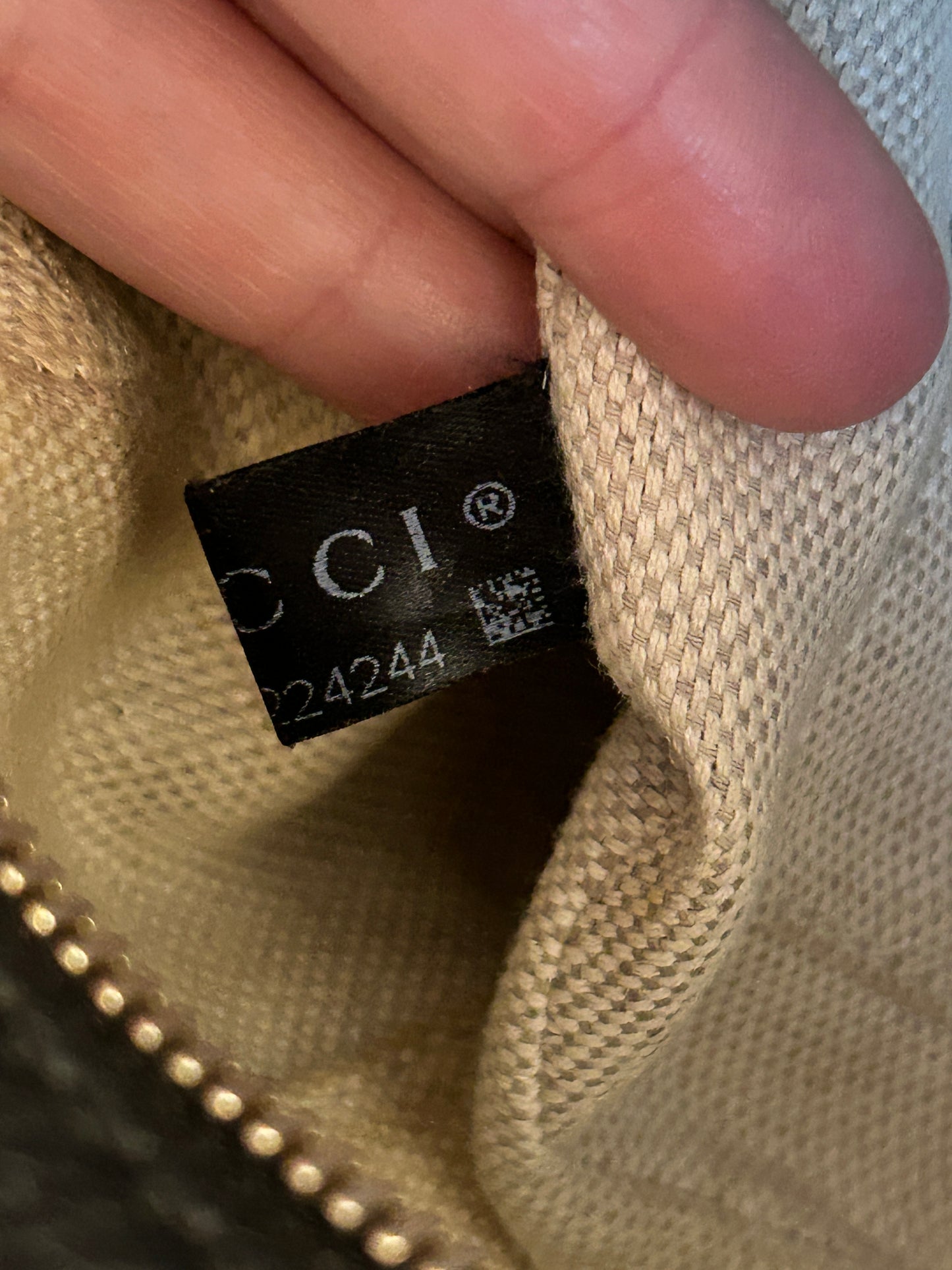 GUCCI Soho Disco Black Pebbled Camera Bag