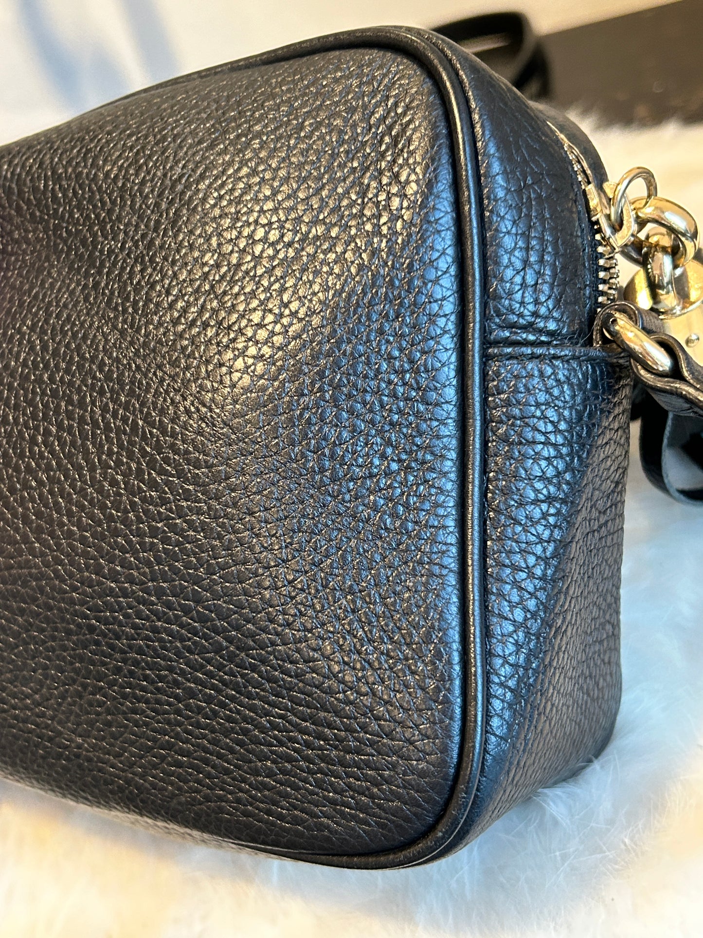 GUCCI Soho Disco Black Pebbled Camera Bag