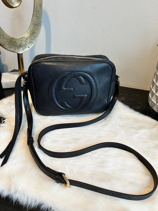 GUCCI Soho Disco Black Pebbled Camera Bag