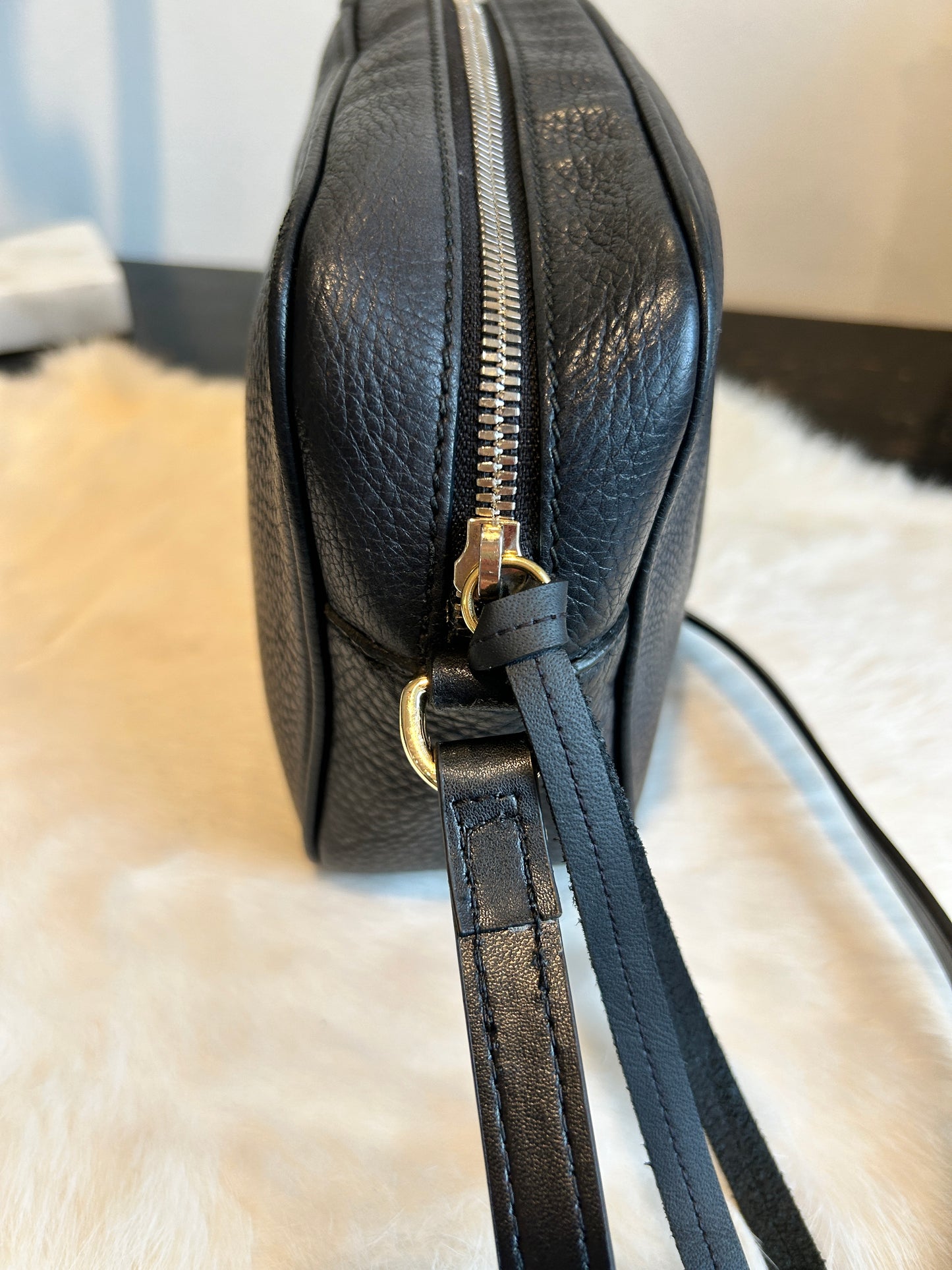 GUCCI Soho Disco Black Pebbled Camera Bag