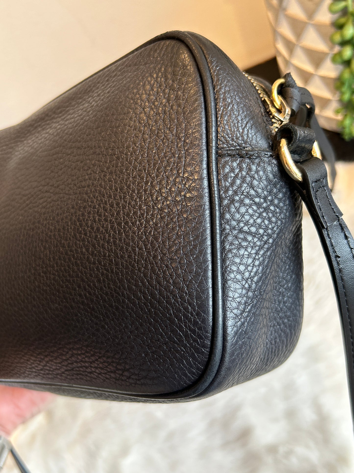 GUCCI Soho Disco Black Pebbled Camera Bag