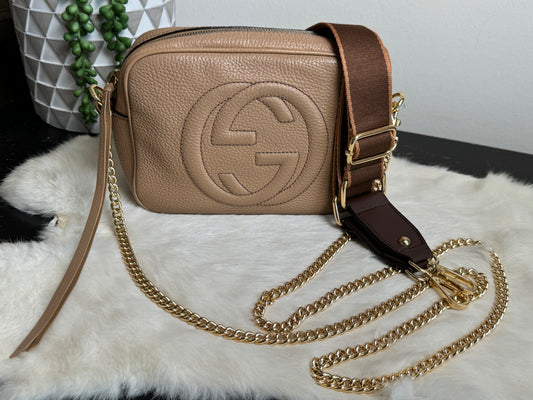 GUCCI Soho Disco Tan Pebbled Camera Bag