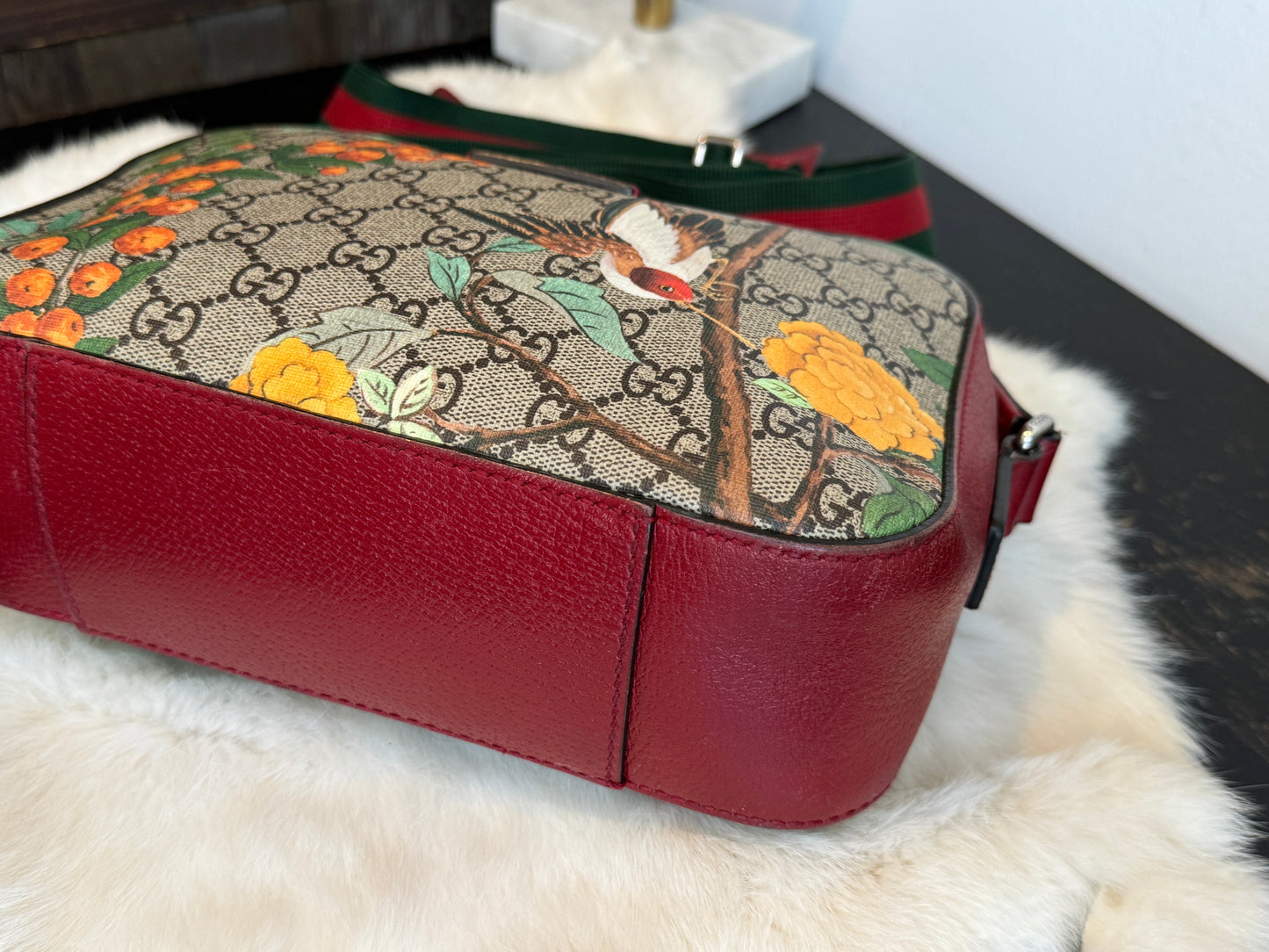 GUCCI Supreme Tian Camera Bag Multicolor Red