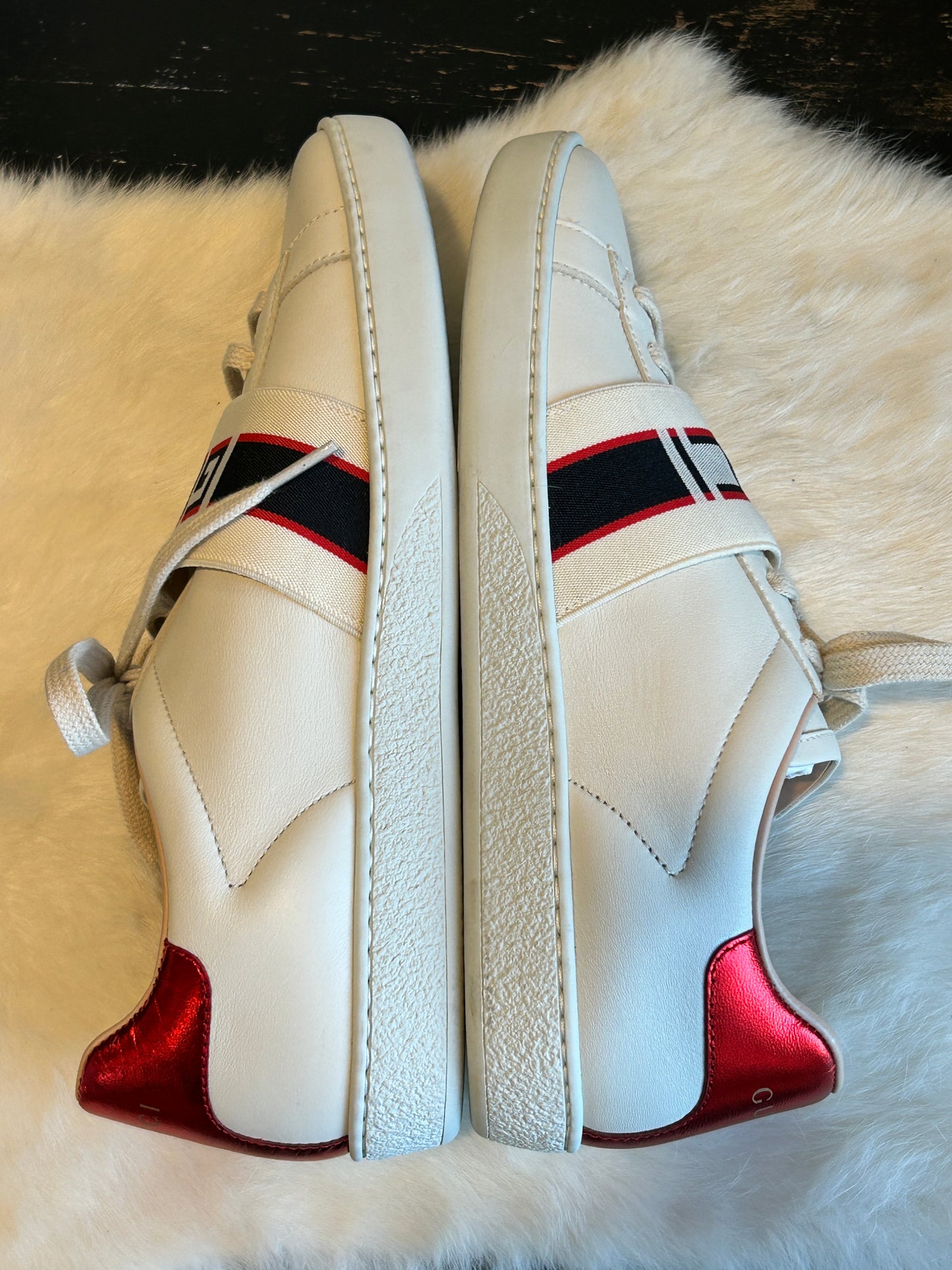 Like NEW! GUCCI Ace Stripe Red/White Sneakers Women's 38EU/39EU