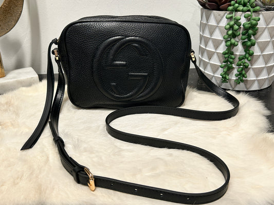 GUCCI Soho Disco Black Pebbled Camera Bag