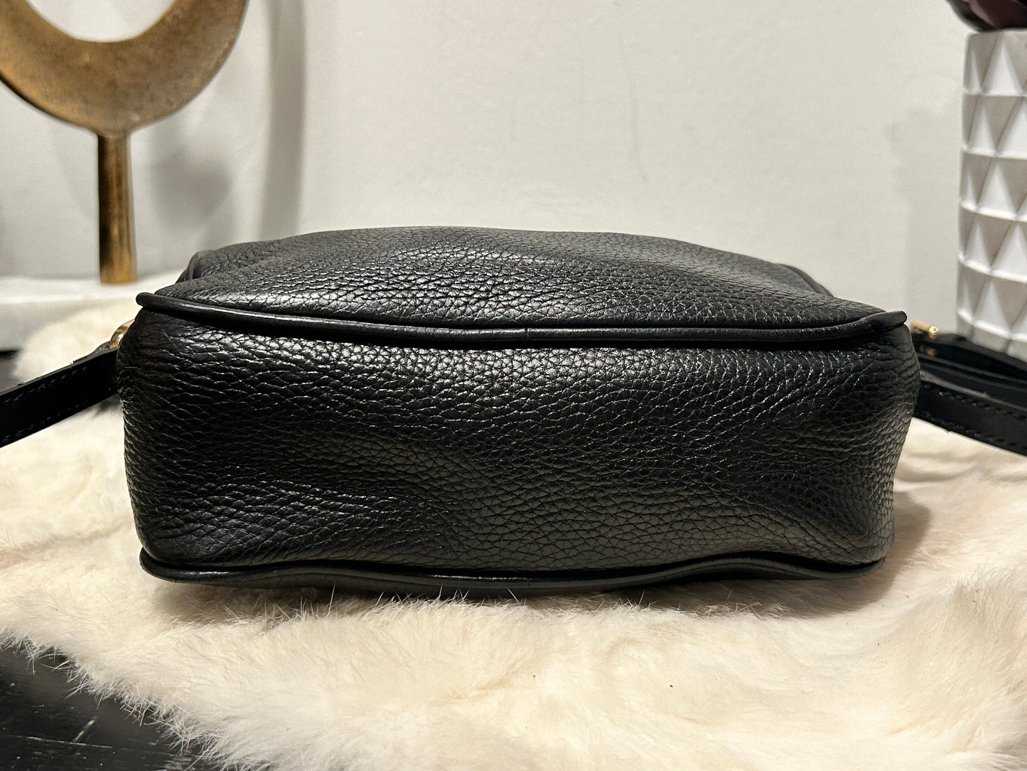 GUCCI Soho Disco Black Pebbled Camera Bag