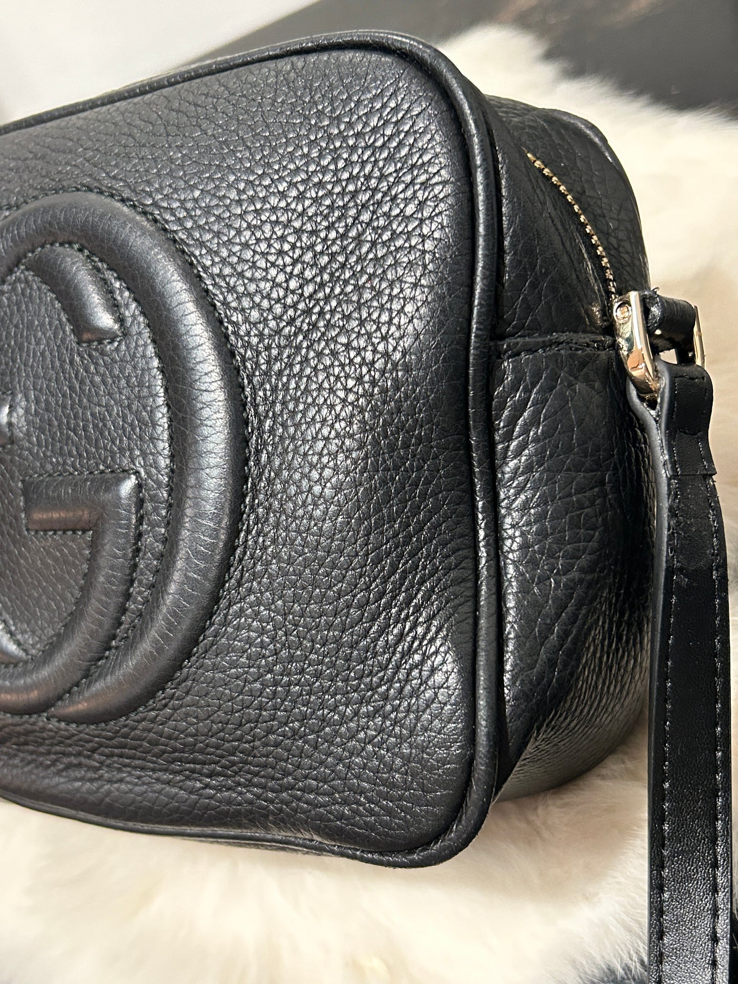 GUCCI Soho Disco Black Pebbled Camera Bag