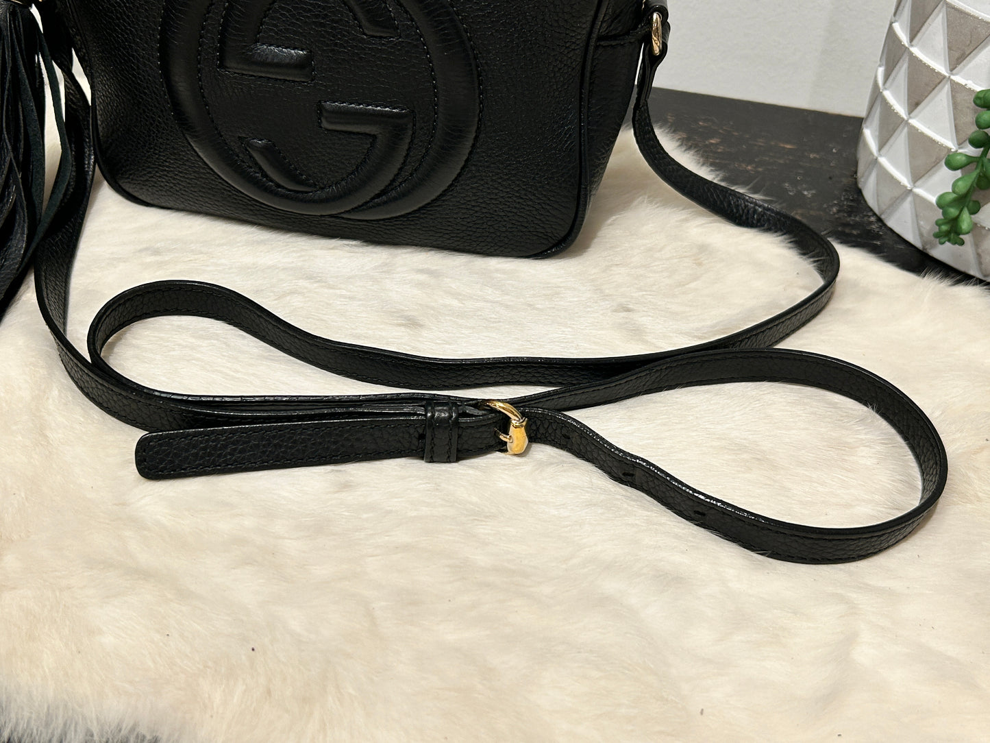 GUCCI Soho Disco Black Pebbled Camera Bag