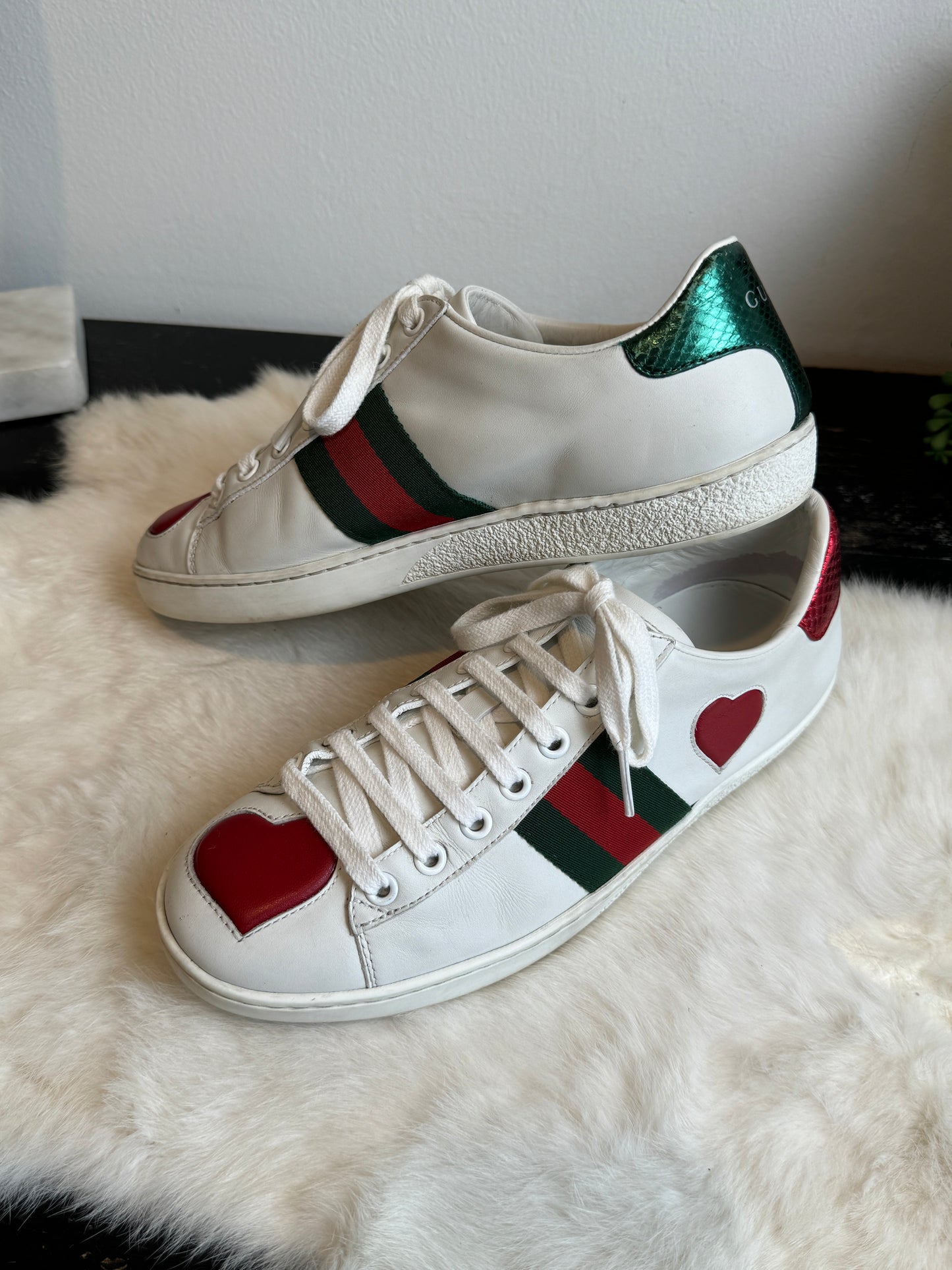 GUCCI Ace Hearts Sneakers 36EU