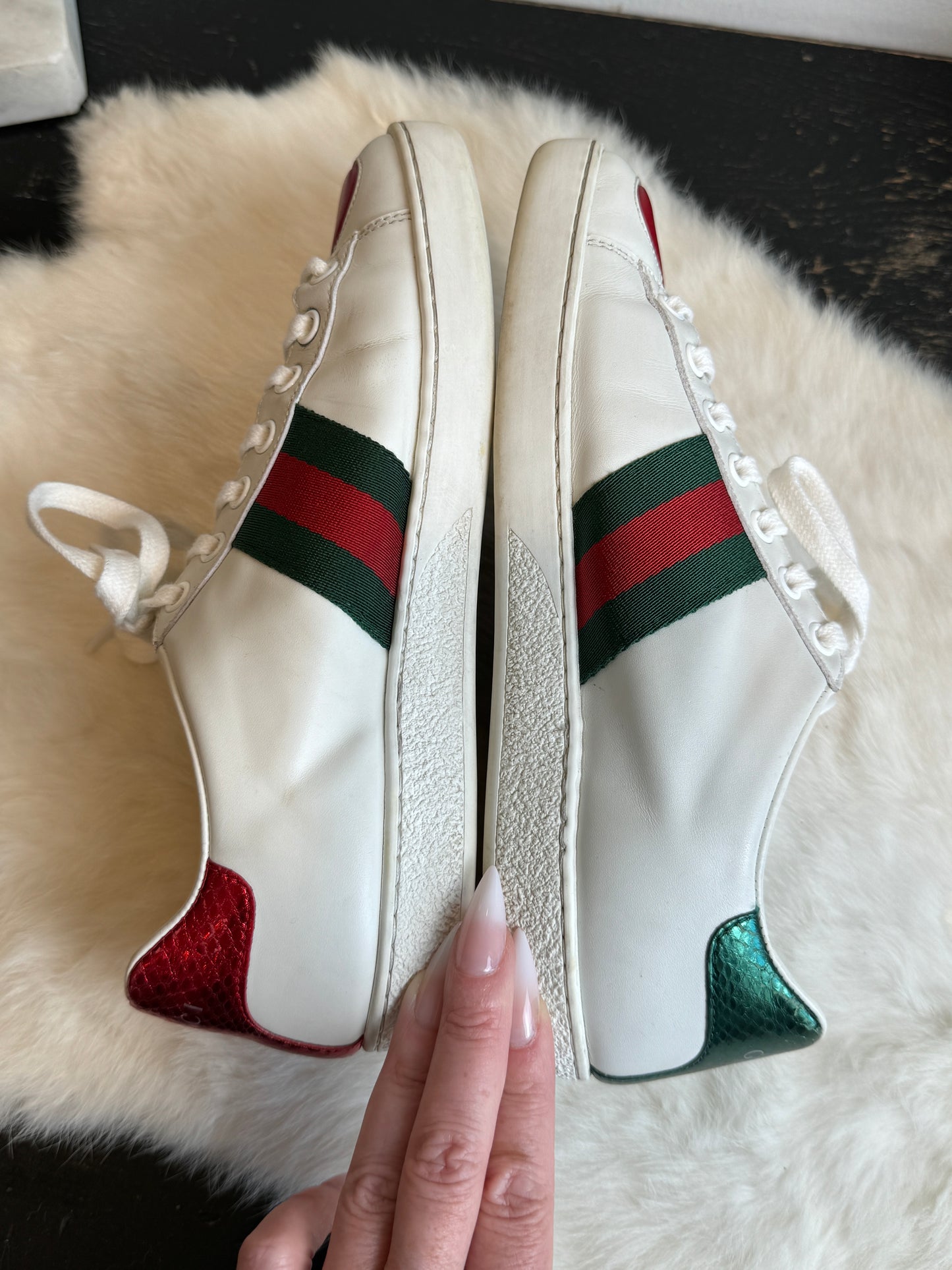 GUCCI Ace Hearts Sneakers 36EU