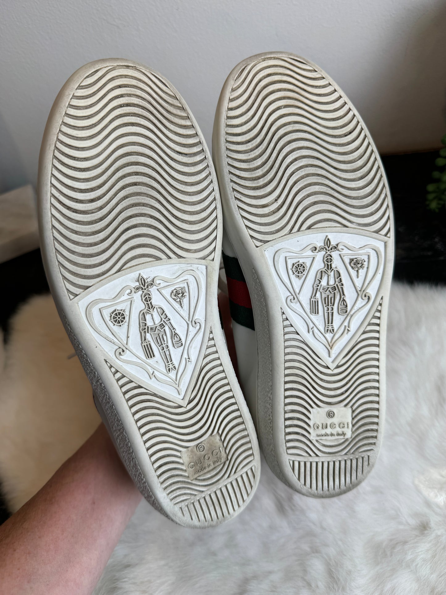 GUCCI Ace Hearts Sneakers 36EU