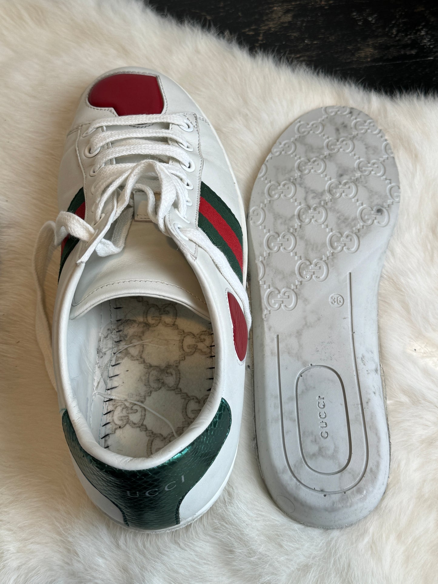 GUCCI Ace Hearts Sneakers 36EU