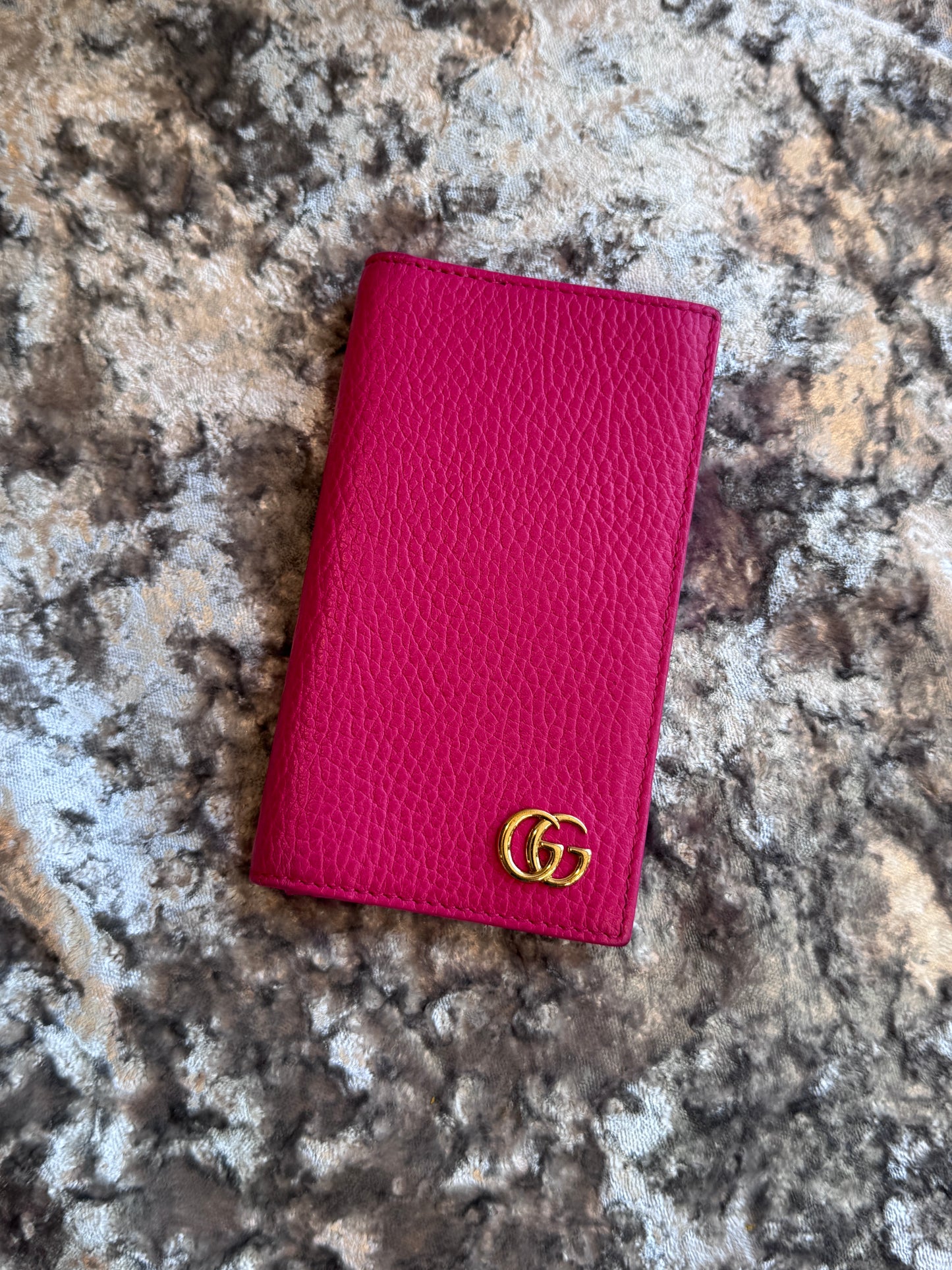GUCCI GG Pebbled Leather Card Holder Hot Pink
