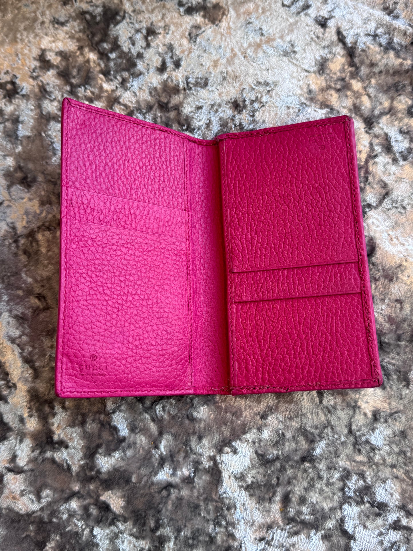 GUCCI GG Pebbled Leather Card Holder Hot Pink