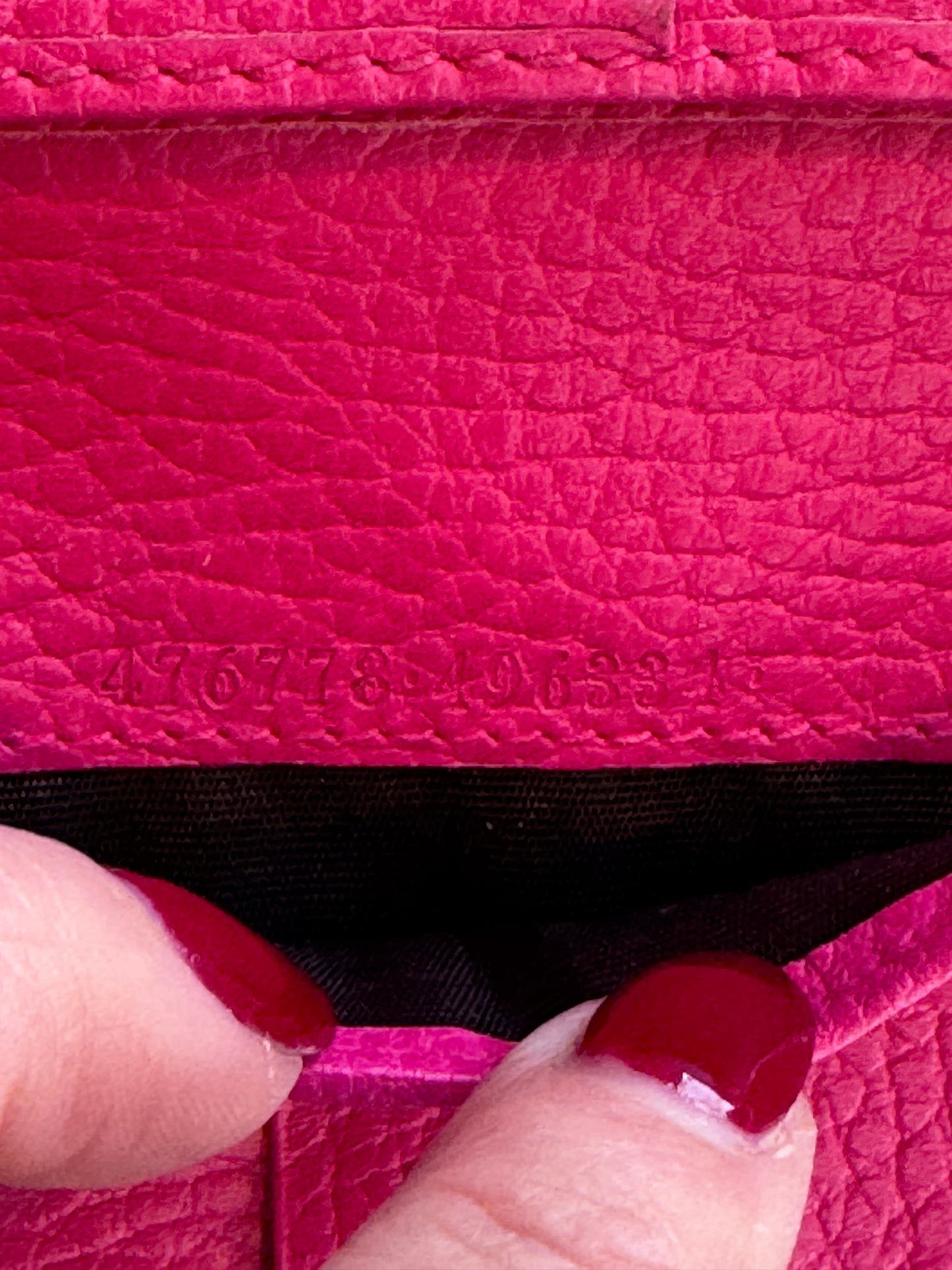 GUCCI GG Pebbled Leather Card Holder Hot Pink