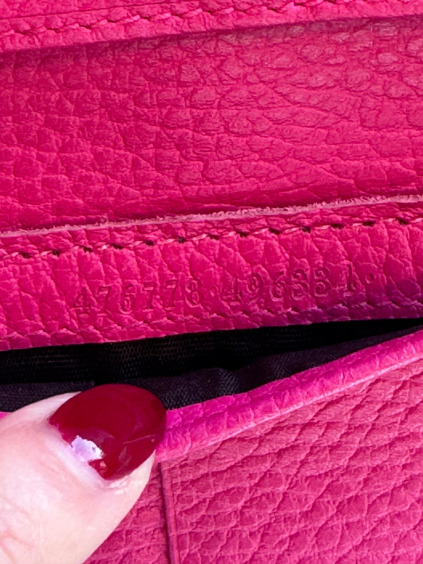GUCCI GG Pebbled Leather Card Holder Hot Pink