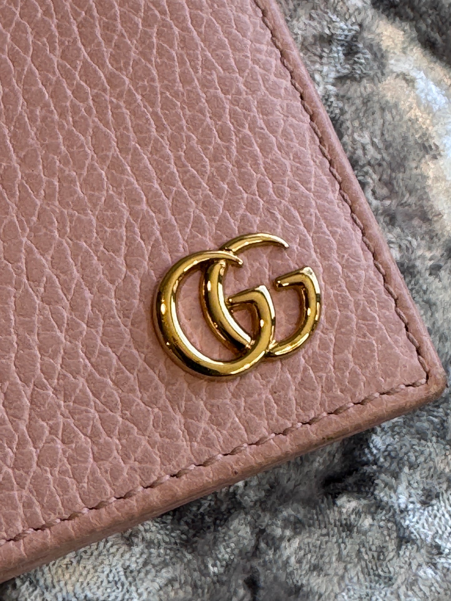 GUCCI GG Pebbled Leather Card Holder Lt Pink