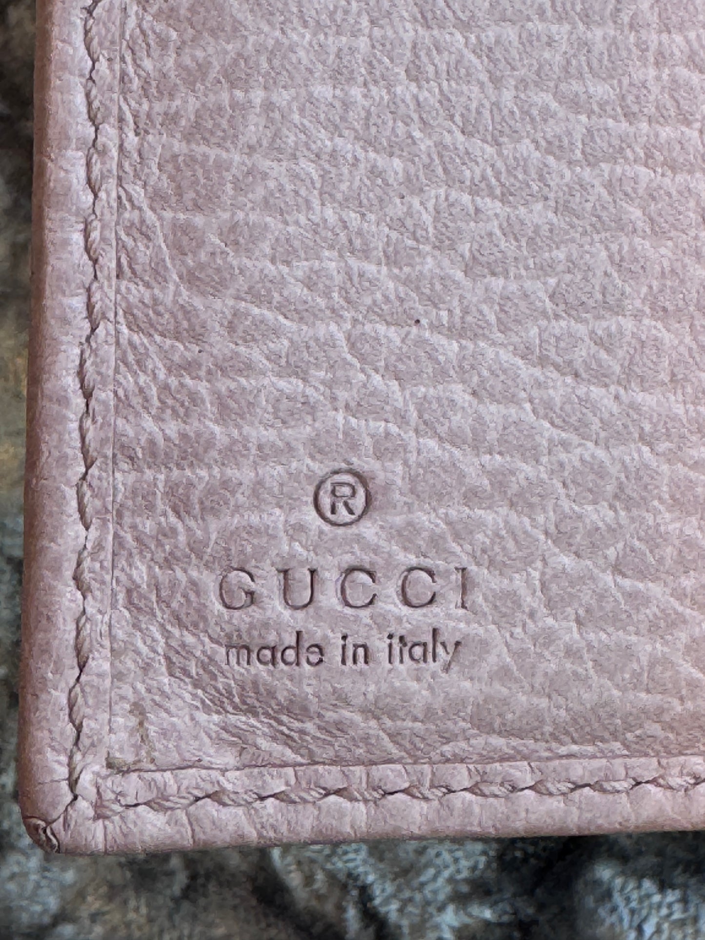 GUCCI GG Pebbled Leather Card Holder Lt Pink