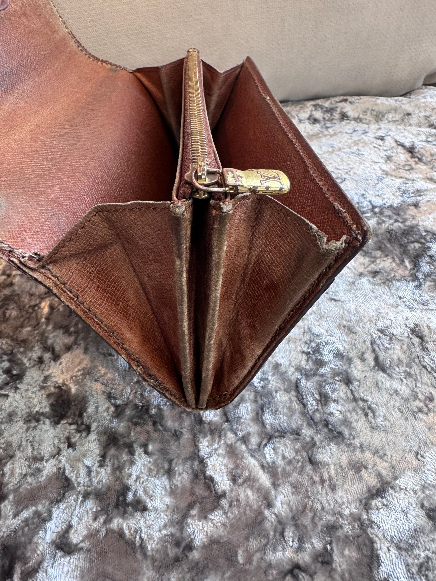 Louis Vuitton Pre-owned Monogram Vintage Sarah Long Wallet