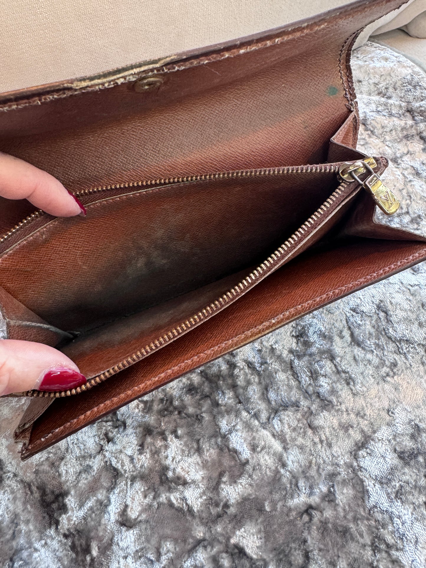 Louis Vuitton Pre-owned Monogram Vintage Sarah Long Wallet