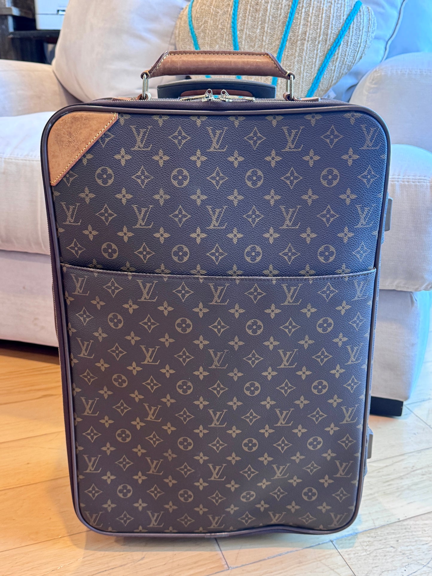 Louis Vuitton Pre-Owned Monogram Pegase 55 Suitcase