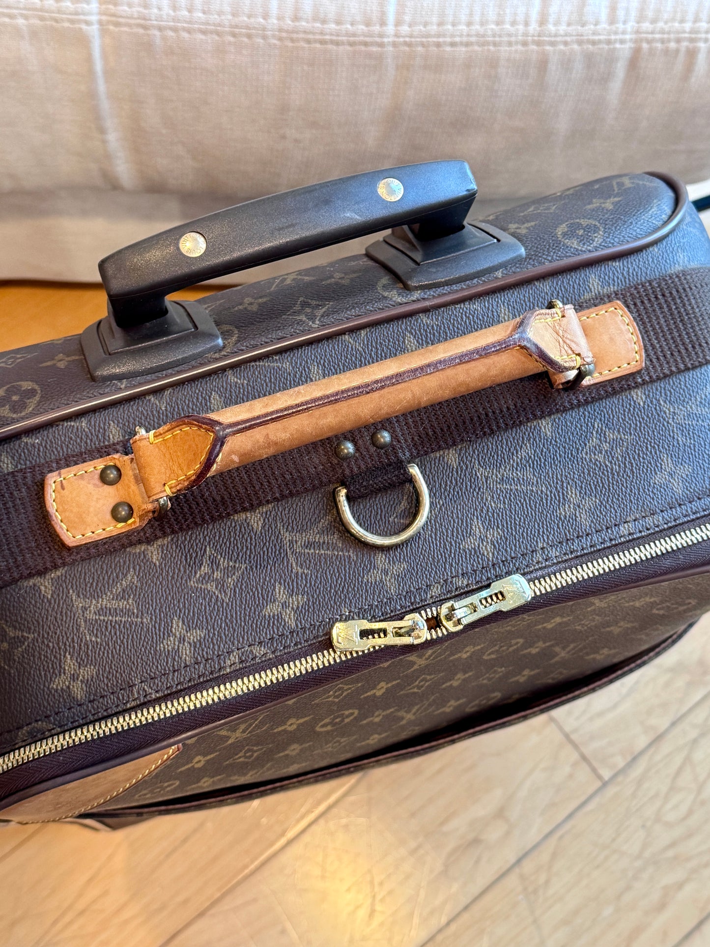 Louis Vuitton Pre-Owned Monogram Pegase 55 Suitcase