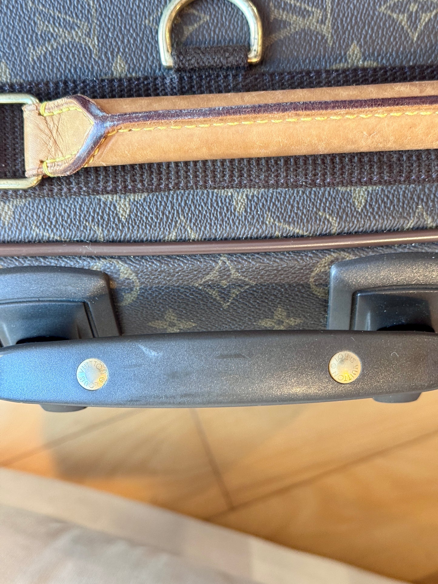 Louis Vuitton Pre-Owned Monogram Pegase 55 Suitcase