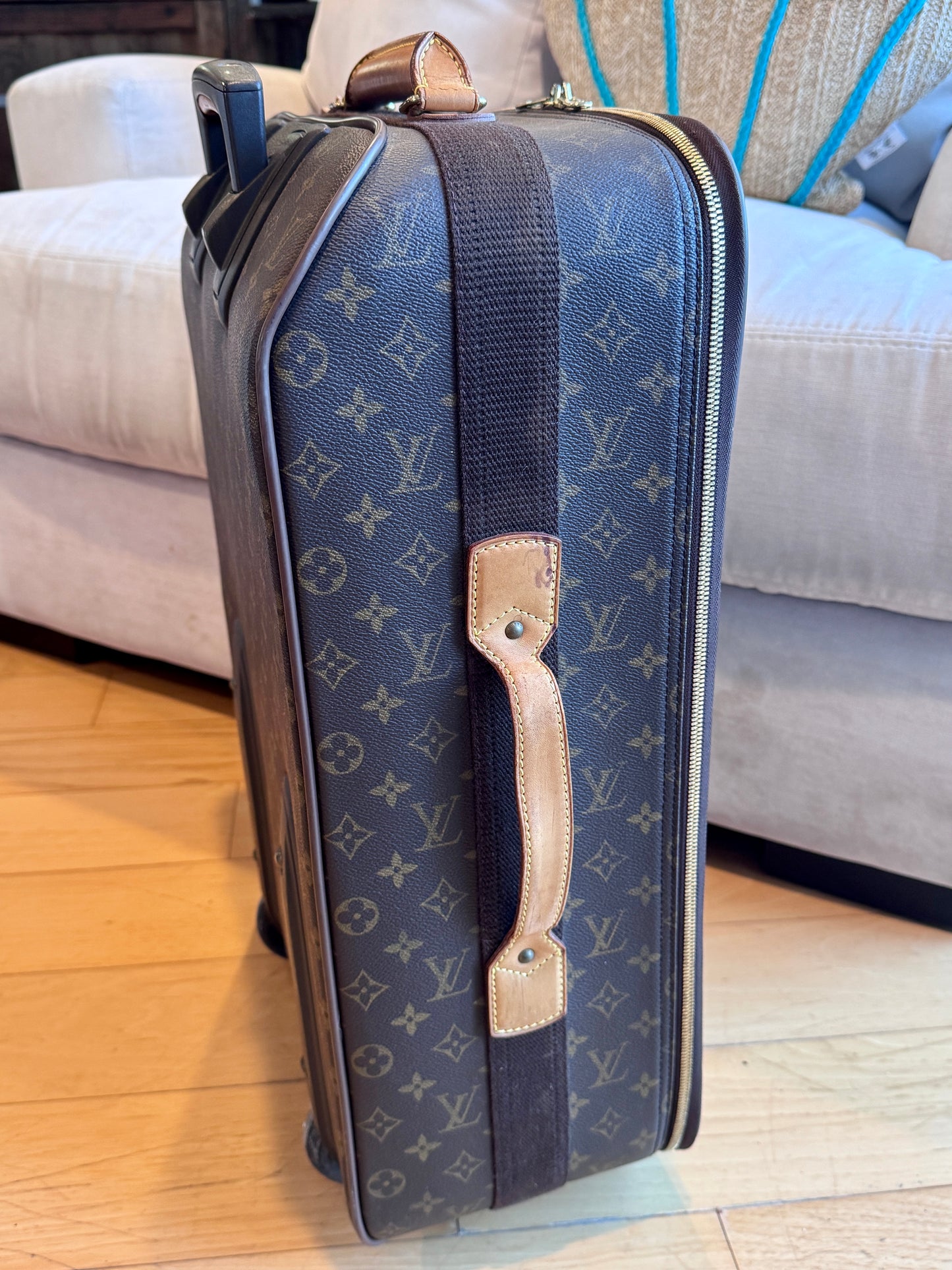 Louis Vuitton Pre-Owned Monogram Pegase 55 Suitcase