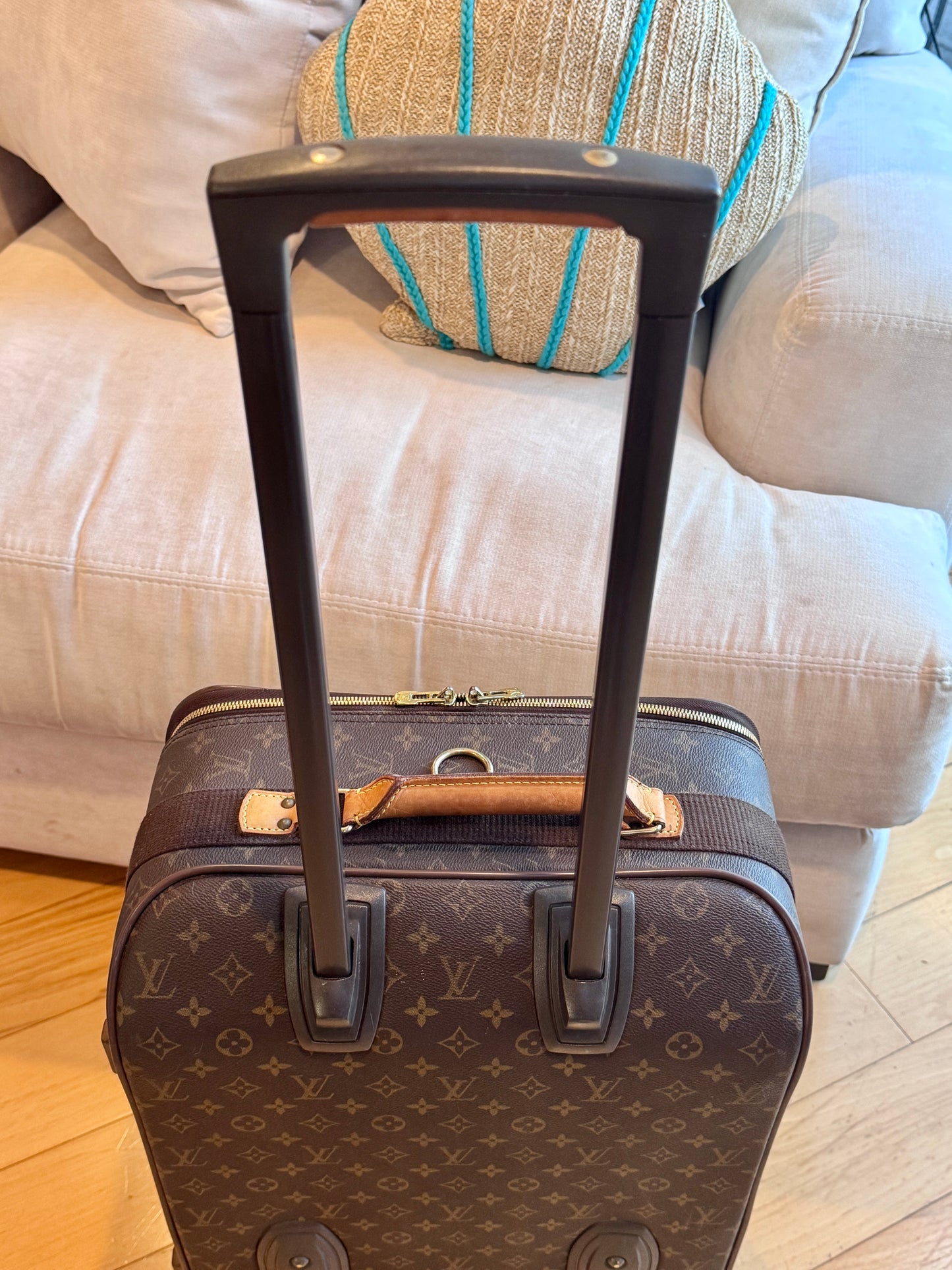 Louis Vuitton Pre-Owned Monogram Pegase 55 Suitcase