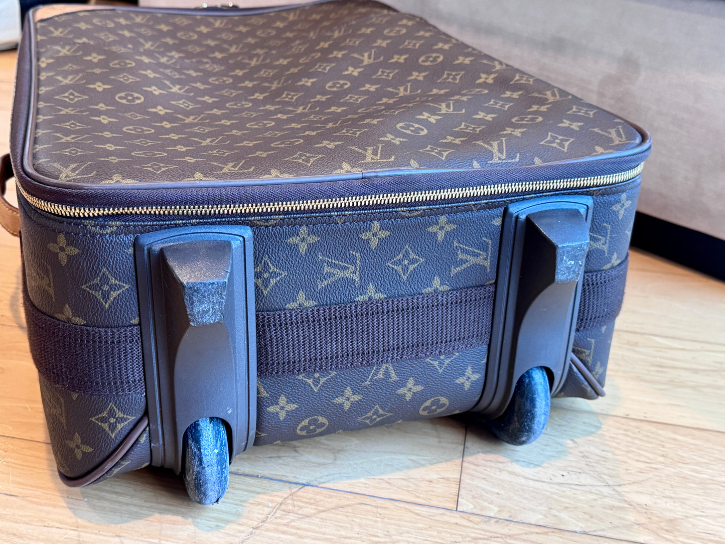 Louis Vuitton Pre-Owned Monogram Pegase 55 Suitcase