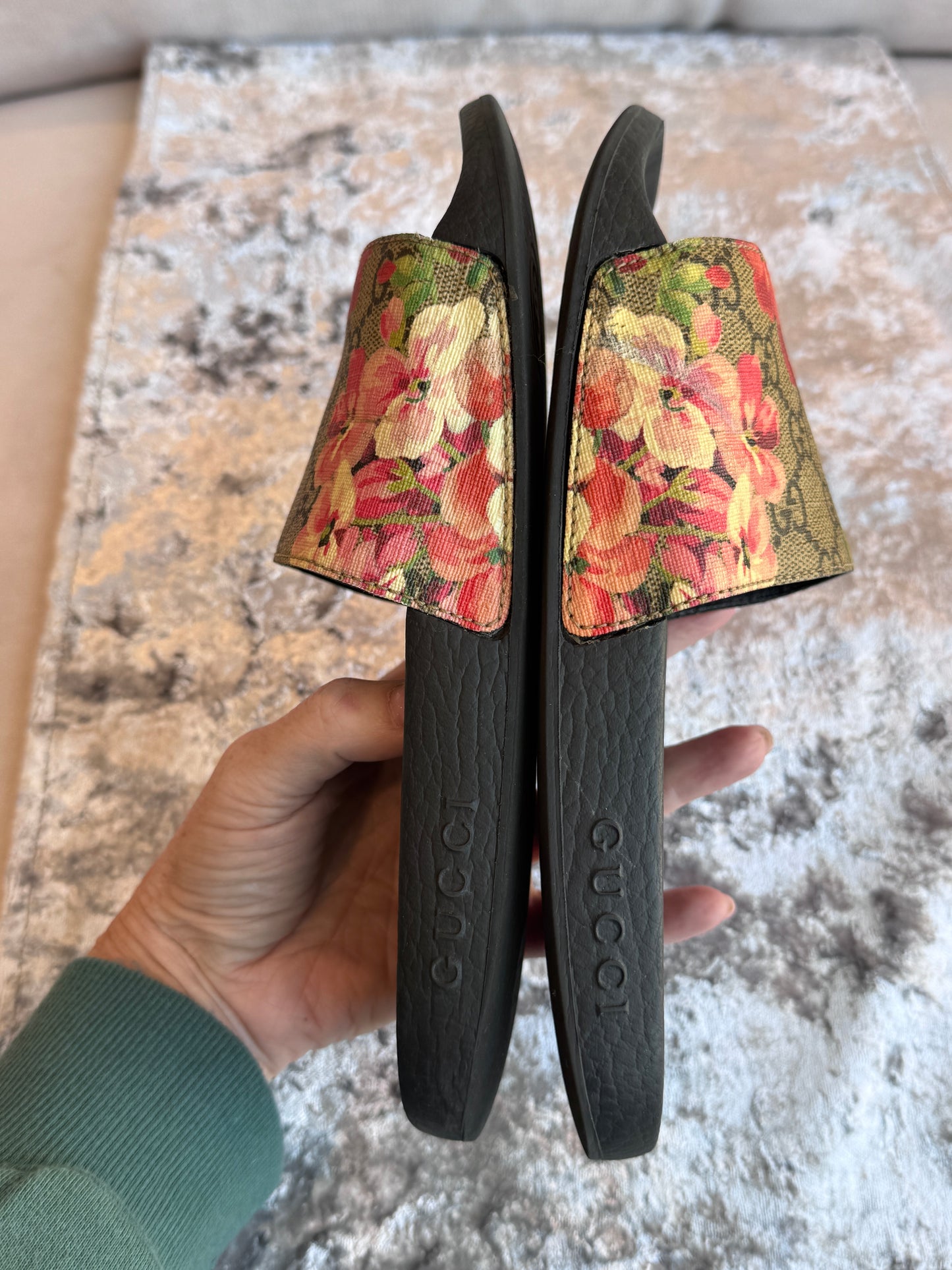 GUCCI Supreme Canvas Blooms Womens Slides 38EU