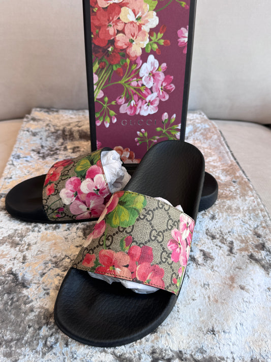 GUCCI Supreme Canvas Blooms Women's Slides 40EU