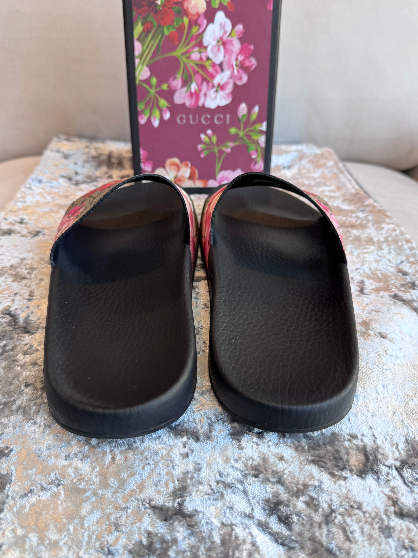 GUCCI Supreme Canvas Blooms Women's Slides 40EU