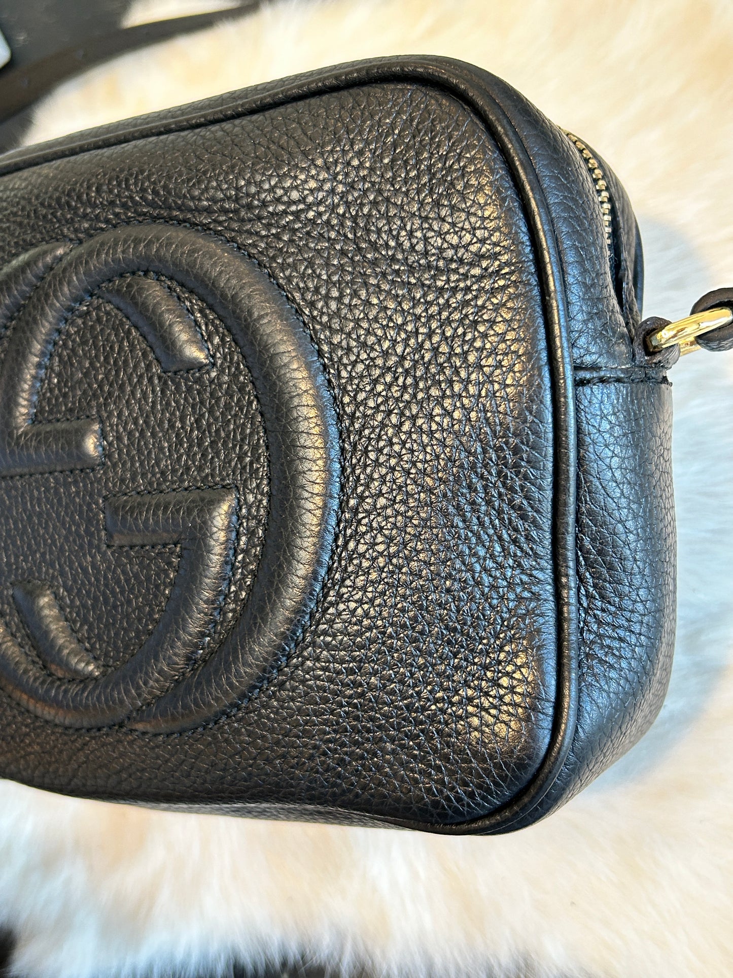 GUCCI Soho Disco Black Pebbled Camera Bag