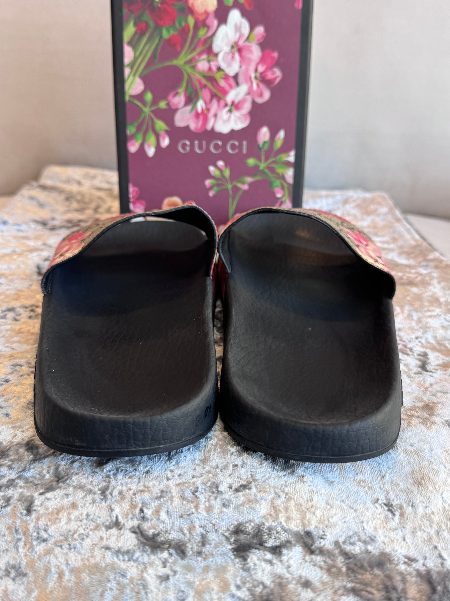 GUCCI Supreme Canvas Blooms Womens Slides 38EU