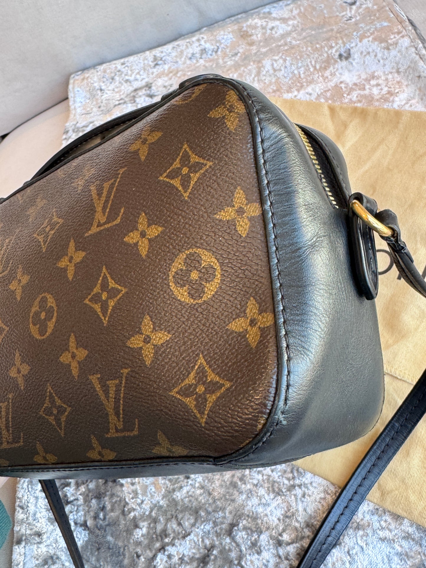 Louis Vuitton Saintonge Monogram Canvas Shoulder Bag Noir Black