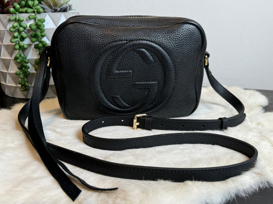 GUCCI Soho Disco Black Pebbled Camera Bag