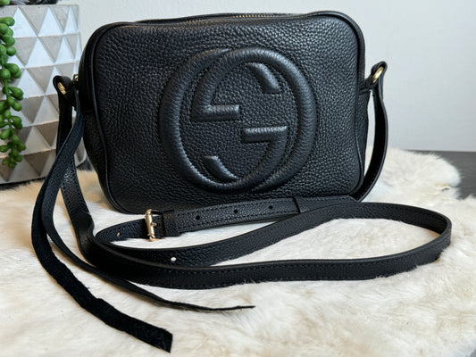 GUCCI Soho Disco Black Pebbled Camera Bag