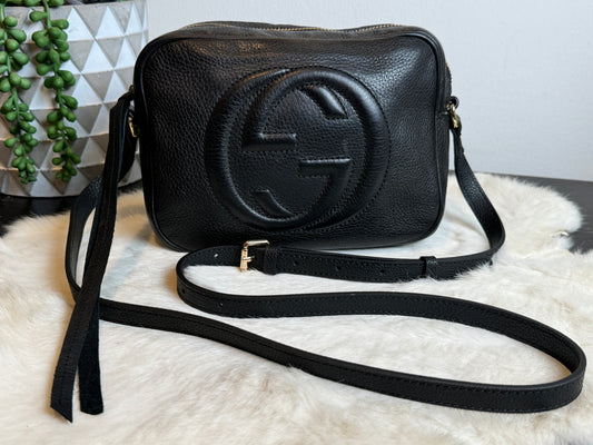 GUCCI Soho Disco Black Pebbled Camera Bag